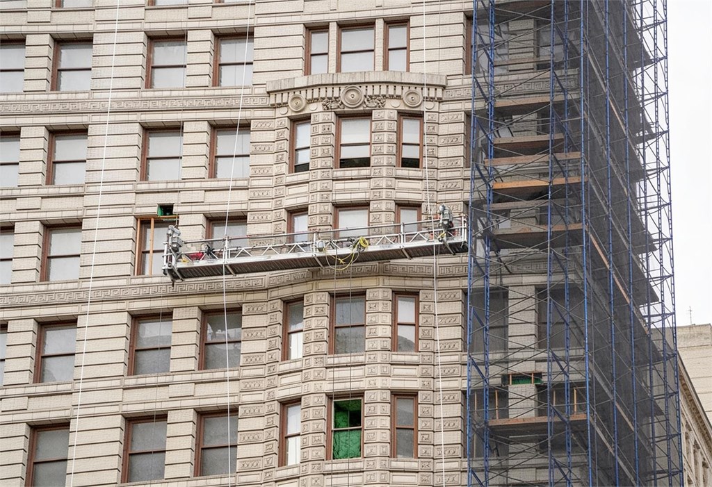 7 ventajas de rehabilitar un edificio con fachada de piedra