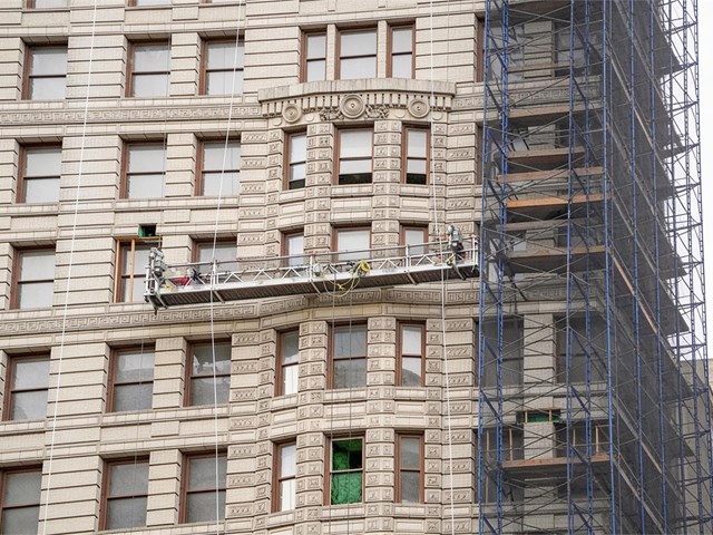 7 ventajas de rehabilitar un edificio con fachada de piedra