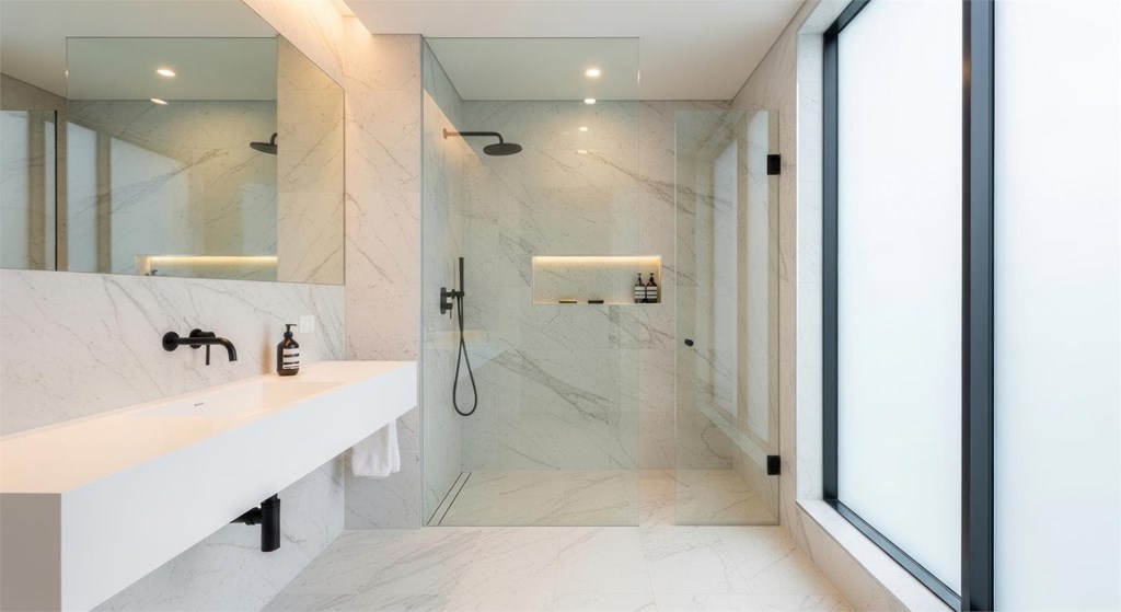 Mitos y verdades sobre el uso de mármol en el suelo de la ducha